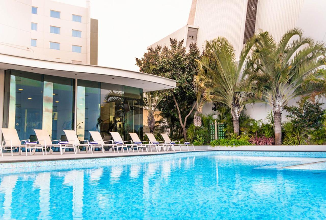 Crown Promenade Perth Hotel Exterior foto